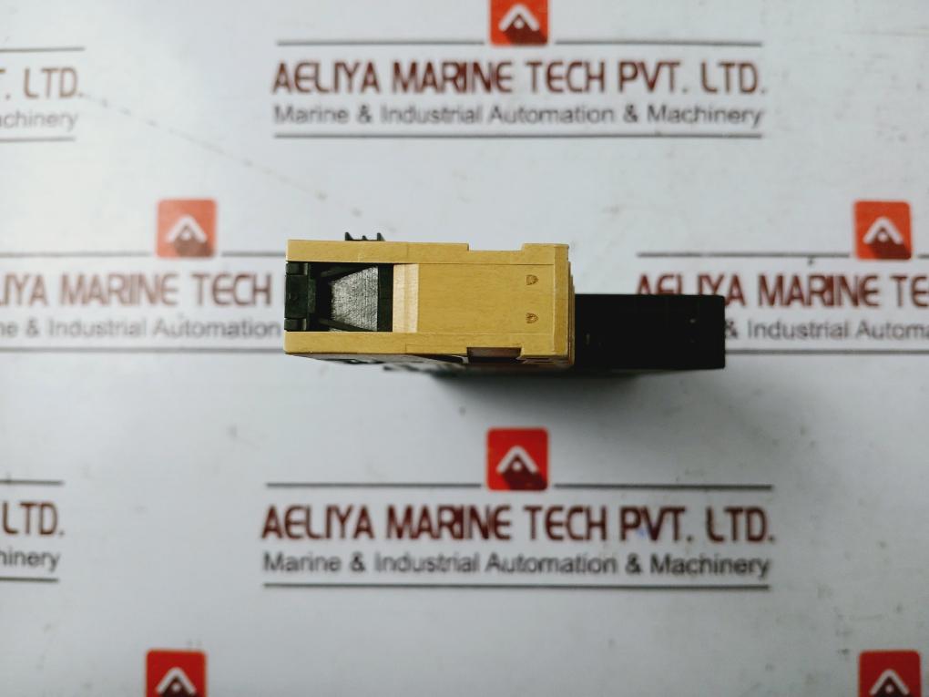 Siemens SIMATIC 6ES7138-4CB11-0AB0 Power Module W/ Terminal Block 193-4CC20-0AA0