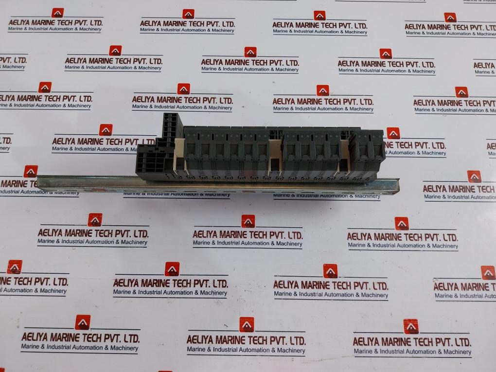 Siemens 6Es7 151-1Aa05-0Ab0,138-4Ca01-0Aa0,131-4Bf50-0Aa0,132-4Bf50-0Aa0 Rack