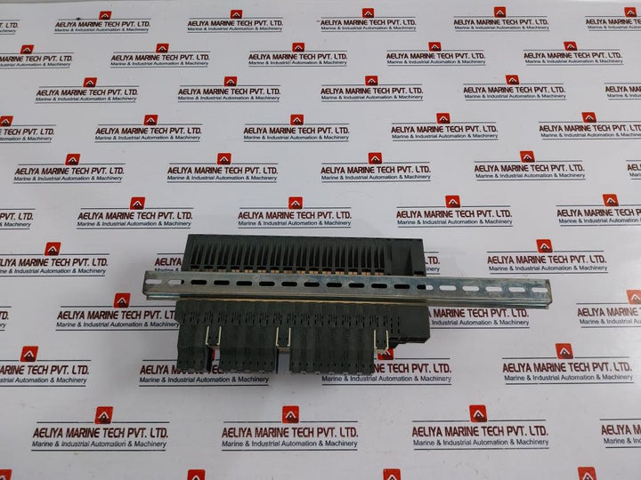 Siemens 6Es7 151-1Aa05-0Ab0,138-4Ca01-0Aa0,131-4Bf50-0Aa0,132-4Bf50-0Aa0 Rack