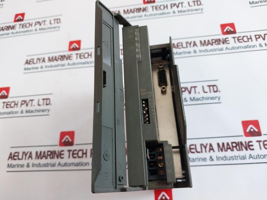 Siemens 6Es7 153-1Aa03-0Xb0(Interface Module),6Es7 321-1Bh02-0Aa0(Input Module),6Es7 322-1Hh01-0Aa0(Output Module) Module Rack
