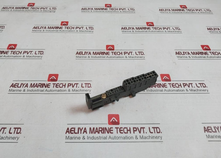 Siemens 6Es7 193-4Ca50-0Aa0 Universal Terminal Module V4 Tm-e15C26-a1