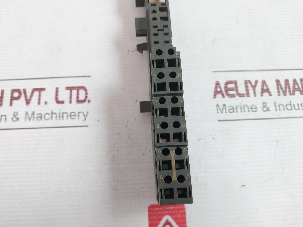 Siemens 6Es7 193-4Ca50-0Aa0 Universal Terminal Module V5 Tm-e15C26-a1