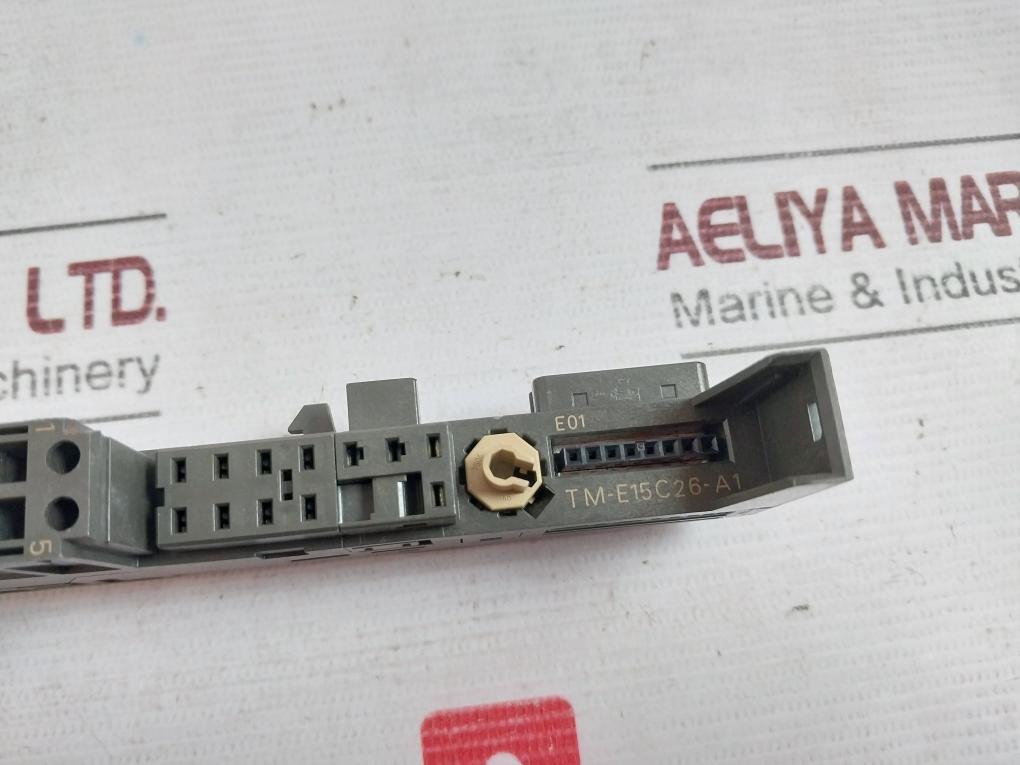 Siemens 6Es7 193-4Ca50-0Aa0 Universal Terminal Module V5 Tm-e15C26-a1