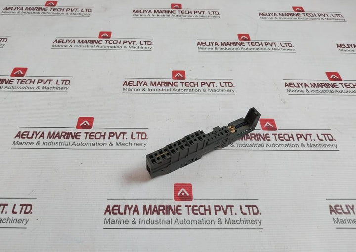 Siemens 6Es7 193-4Ca50-0Aa0 Universal Terminal Module V5 Tm-e15C26-a1