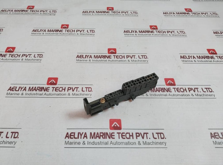 Siemens 6Es7 193-4Ca50-0Aa0 Universal Terminal Module V5 Tm-e15C26-a1