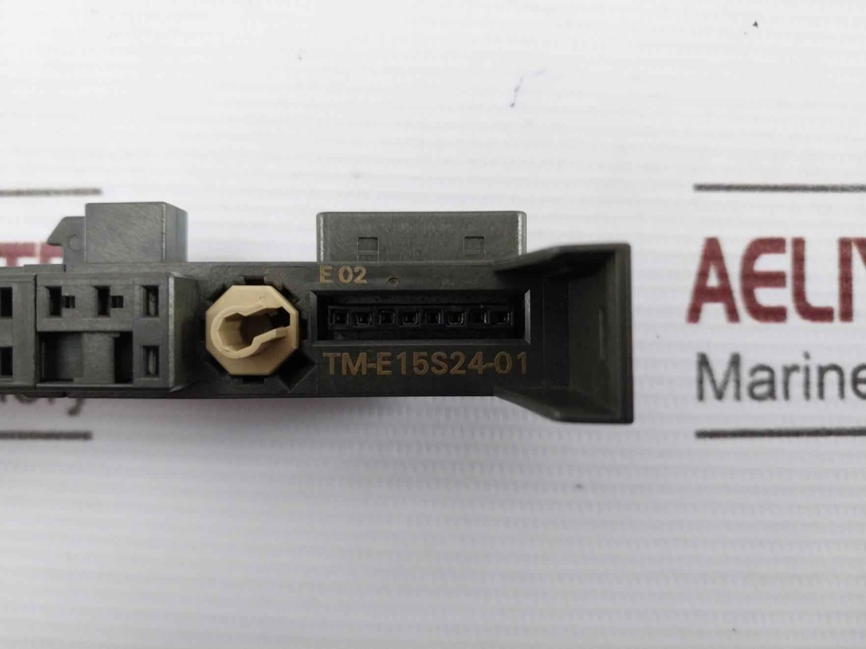 Siemens 6Es7 193-4Cb20-0Aa0 Plc Terminal Module U8 Tm-e15S24-01