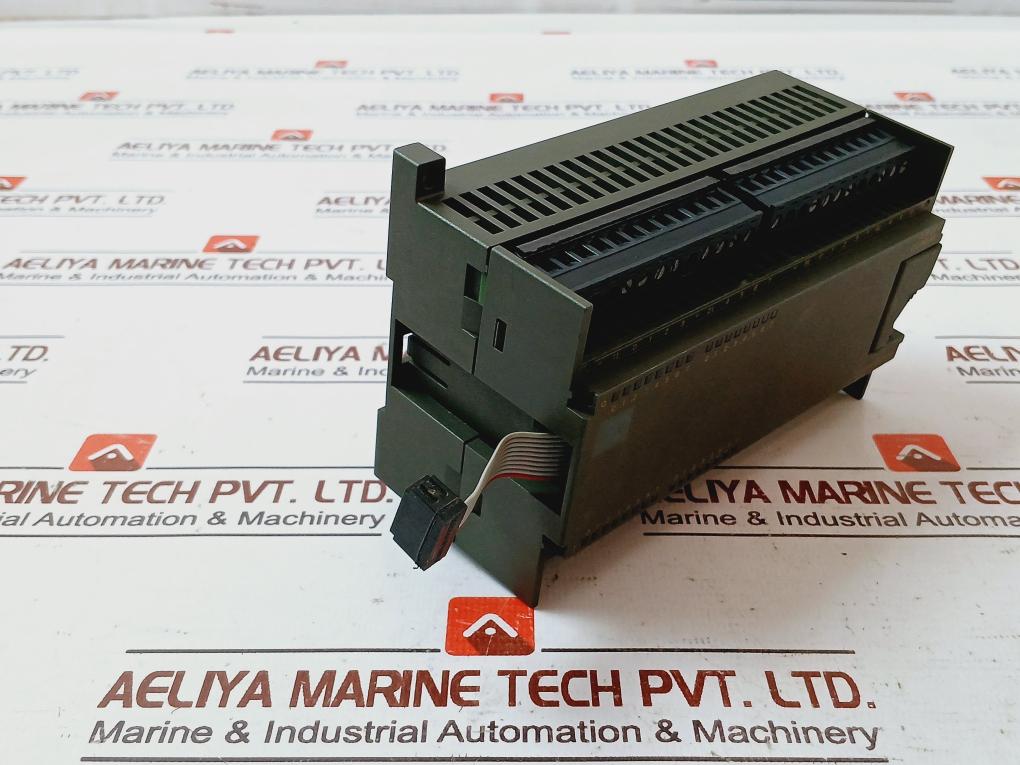 Siemens 6Es7 223-1Pl22-0Xa0 Digital Input/Output Module Em223(Minor Body Damage)