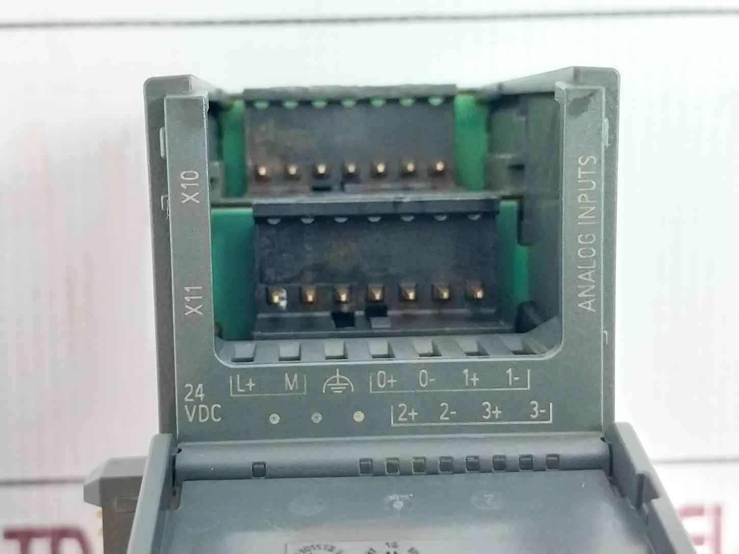 Siemens 6Es7 288-3Ae08-0Aa0 Simatic S7-200 Smart Analog Input Module 24 Vdc