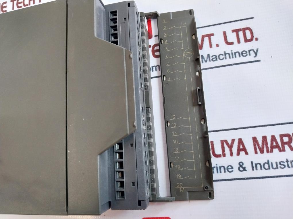 Siemens 6Es7 322-1Hh01-0Aa0 Output Module&nbsp;