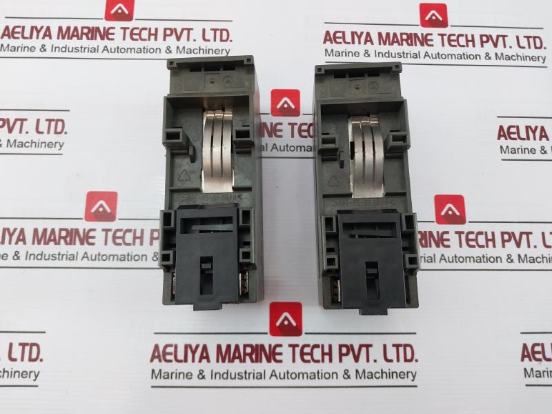 Siemens 6Es7 972-0Aa01-0Xa0 Repeater For The Connection Of Profibus/Mpi Bus System