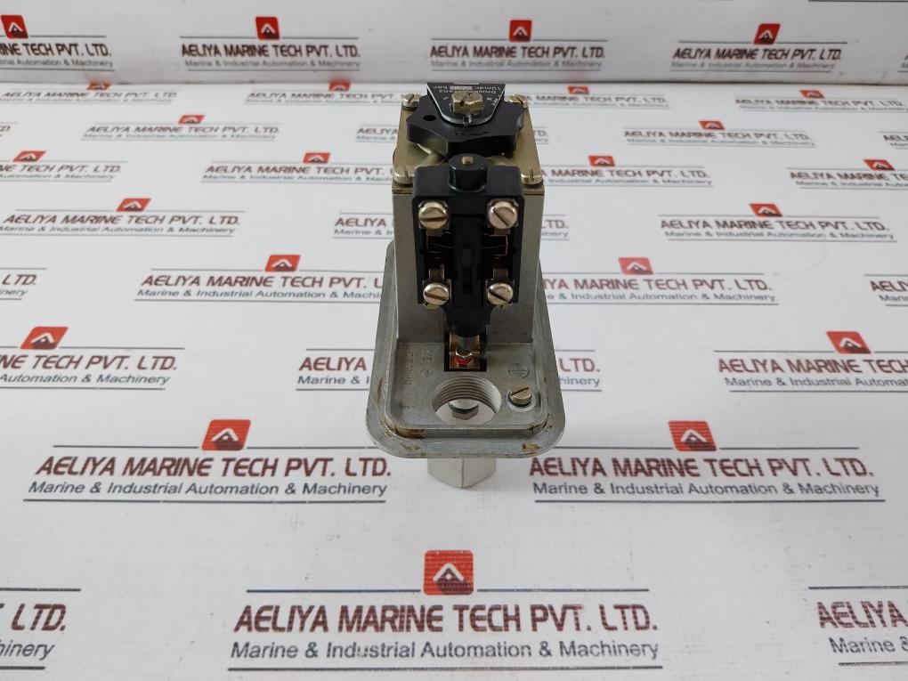 Siemens 6Kc3 104 Pressure Switch G102008 Dh-102 Ii 20 Bis 500V 10A