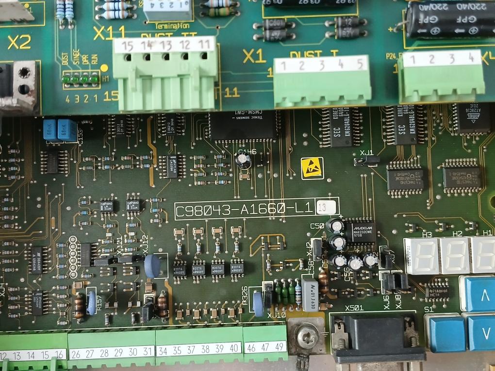 Siemens 6Ra 2325-6Dv61-0 Compact Converter 3Ac 400V 49A 50-60Hz