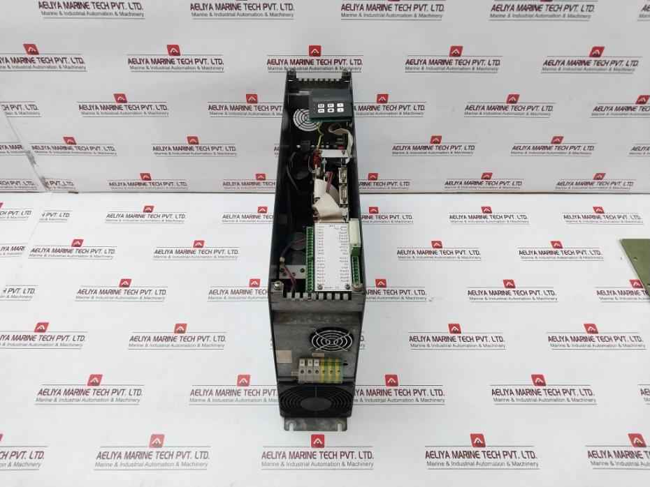 Siemens 6Se4220-1Ga20 Simovert P Inverter Drive Rev: B Dc530V 23A 3Ac 0-350V