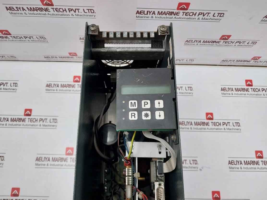 Siemens 6Se4220-1Ga20 Simovert P Inverter Drive Rev: B Dc530V 23A 3Ac 0-350V