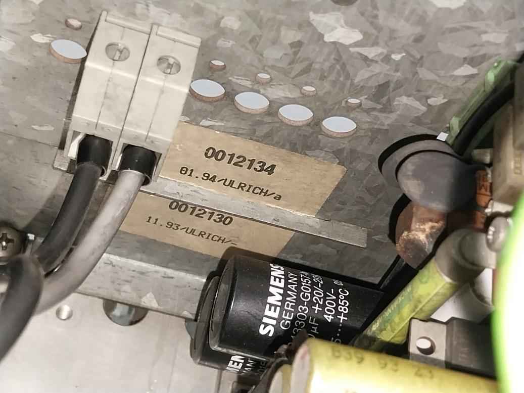 Siemens 6Se4220-1Ga20 Simovert P Inverter Drive Rev: B Dc530V 23A 3Ac 0-350V