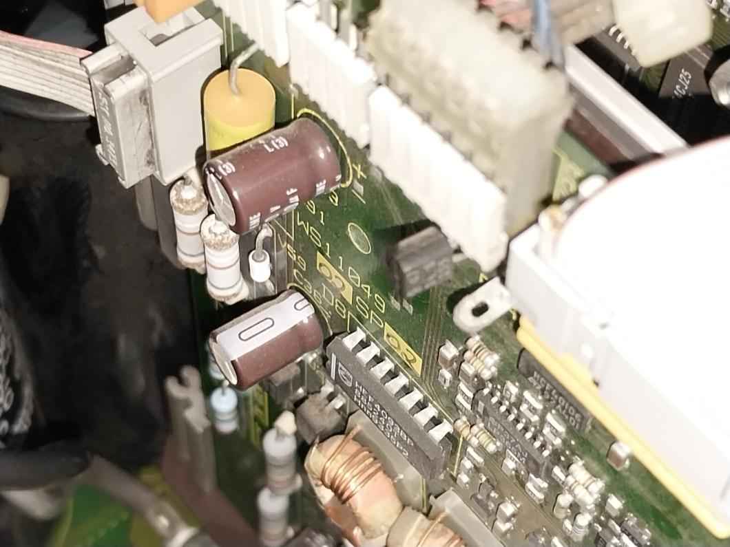 Siemens 6Se4220-1Ga20 Simovert P Inverter Drive Rev: B Dc530V 23A 3Ac 0-350V