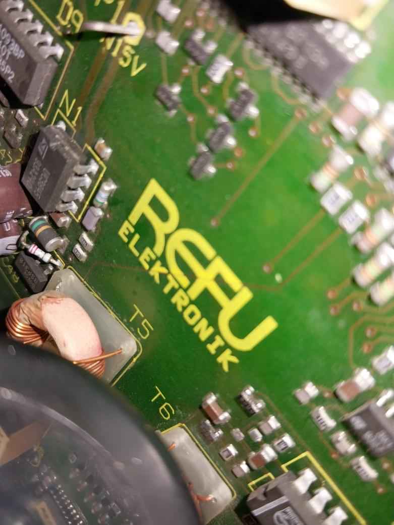 Siemens 6Se4220-1Ga20 Simovert P Inverter Drive Rev: B Dc530V 23A 3Ac 0-350V