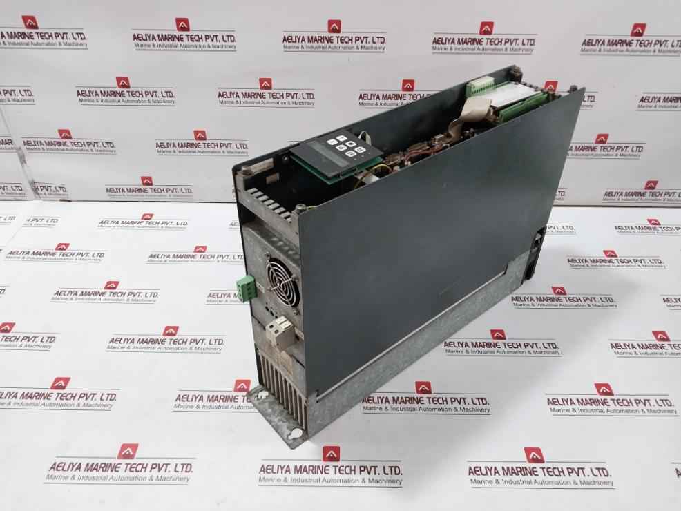 Siemens 6Se4220-1Ga20 Simovert P Inverter Drive Rev: B Dc530V 23A 3Ac 0-350V