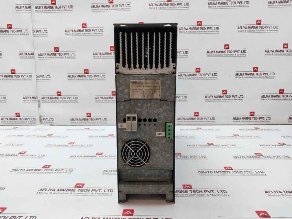 Siemens 6Se4220-1Ga20 Simovert P Inverter Drive Rev: B Dc530V 23A 3Ac 0-350V