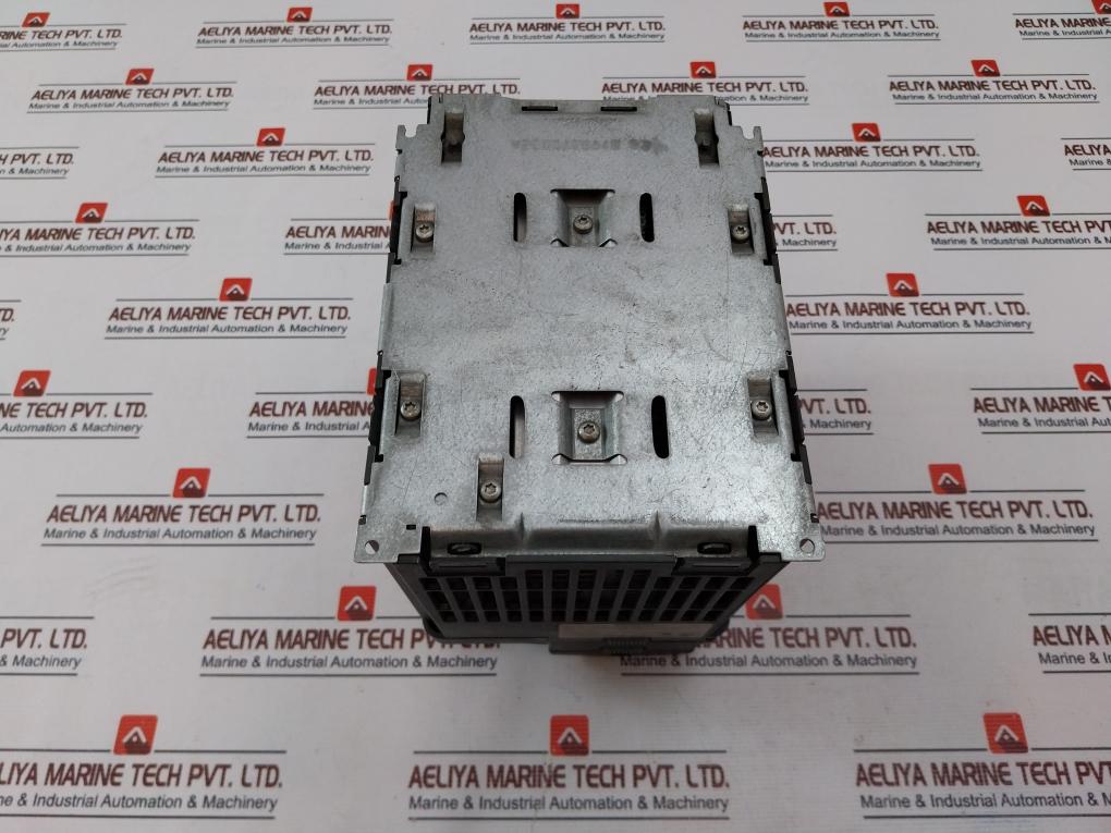 Siemens 6Se6420-2Ad24-0Ba1 Inverter Drive 380-480V 13.6A 47-63Hz