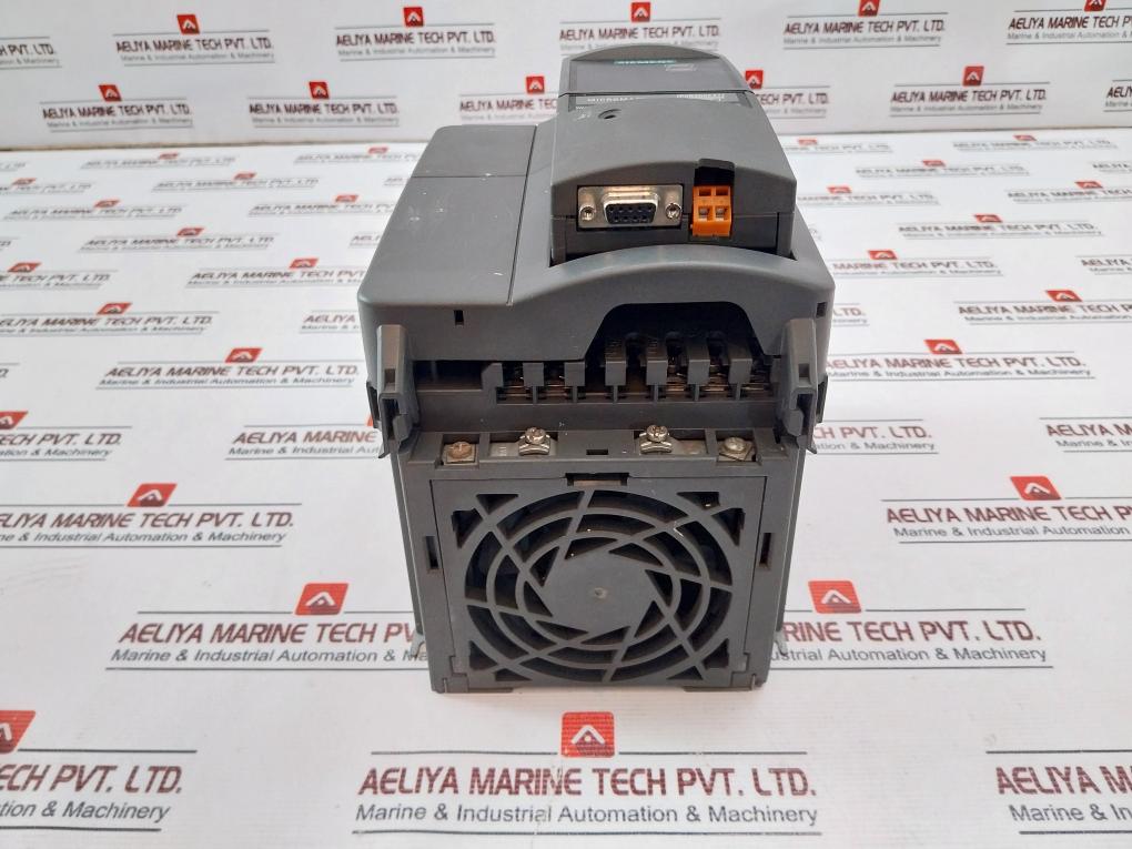 Siemens 6Se6420-2Ad24-0Ba1 Inverter Drive 380-480V 13.6A 47-63Hz