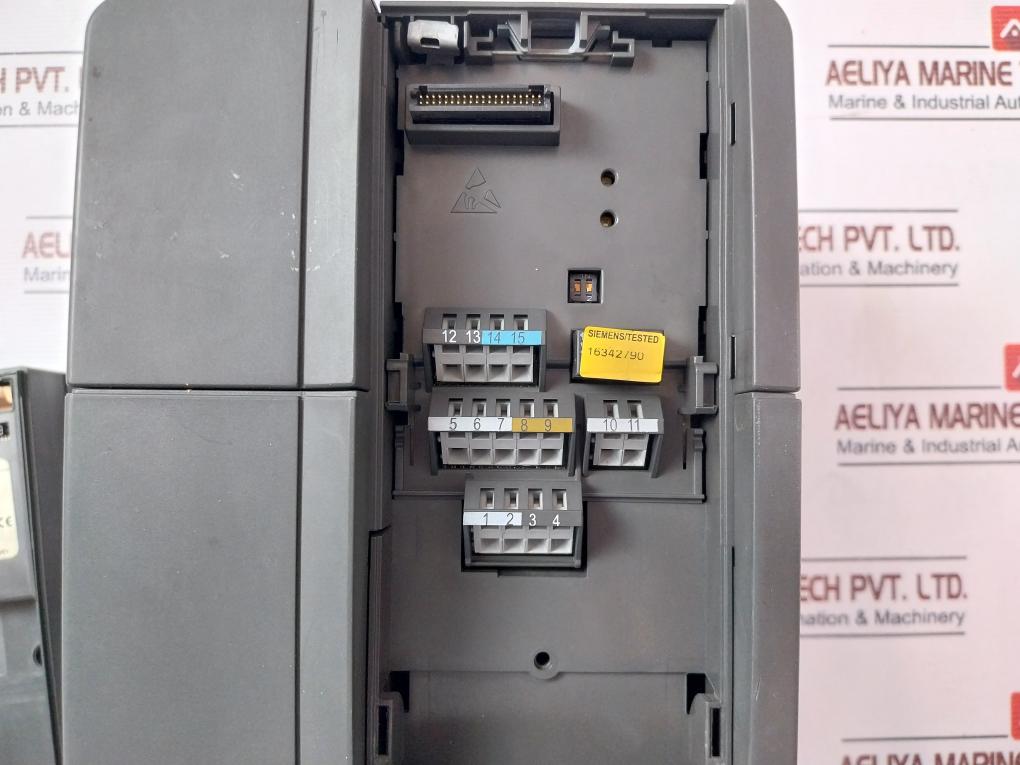 Siemens 6Se6420-2Ad24-0Ba1 Micromaster 10.2A 0-650Hz