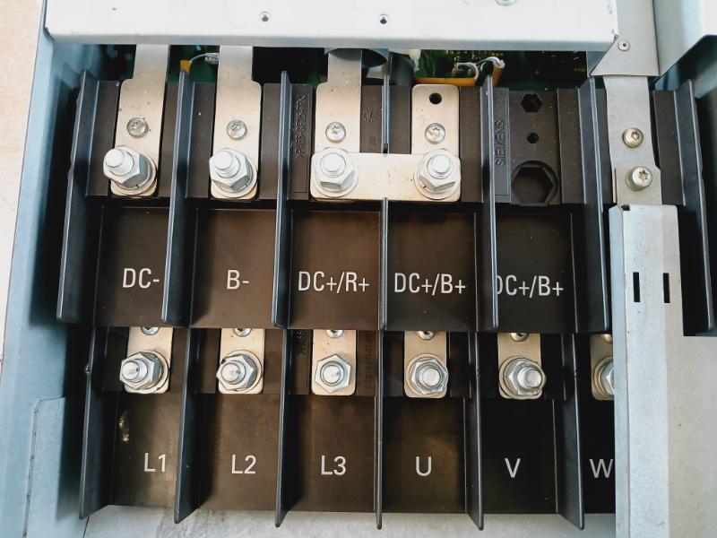 Siemens 6Se6440-2Ud35-5Fa1 Micromaster 440 Frequency Converter V2.11 55 Kw Ip20