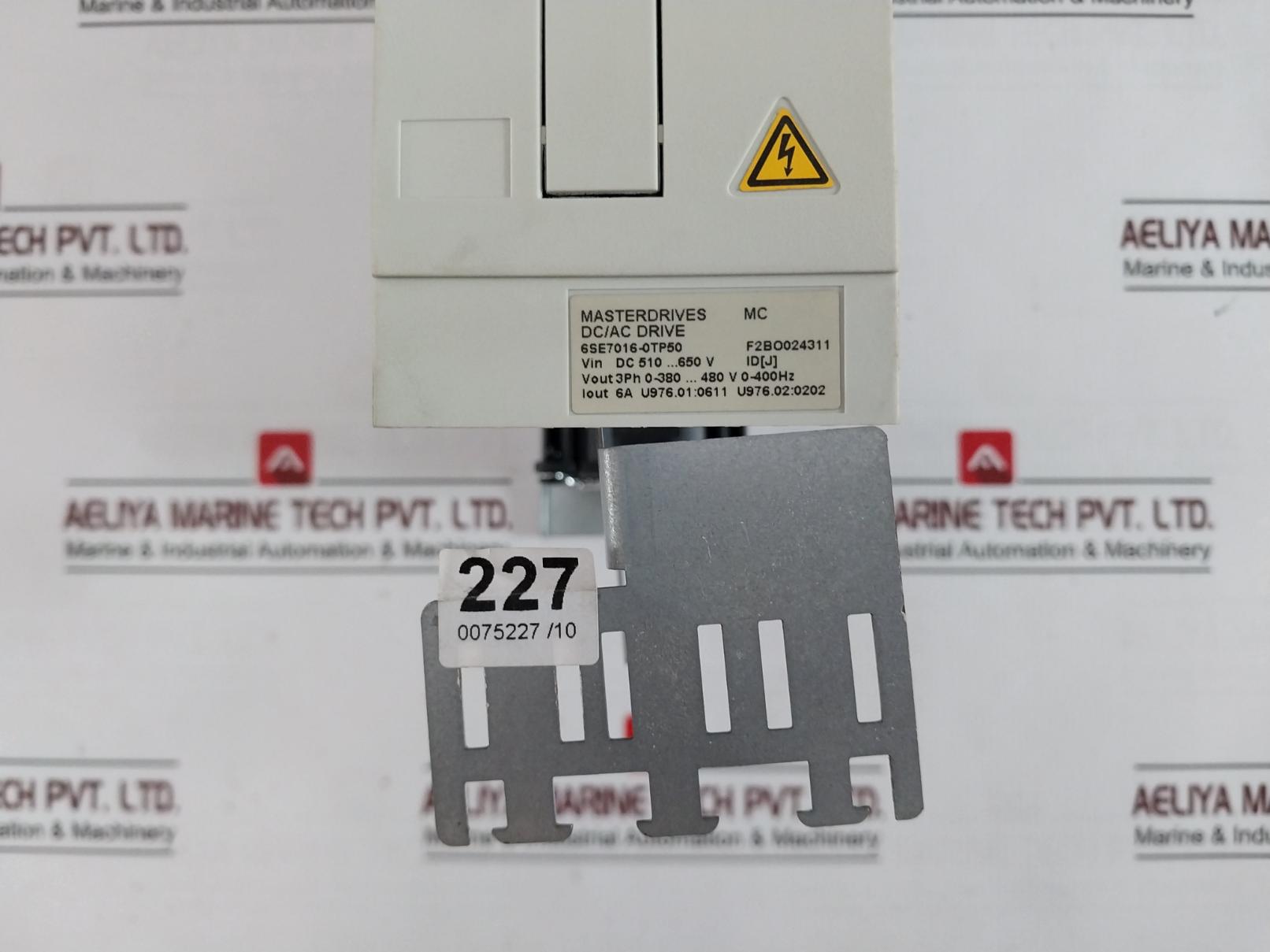 Siemens 6Se7016-0Tp50 Master Drive Motion Control Compact Plus Inverter 6A 480V