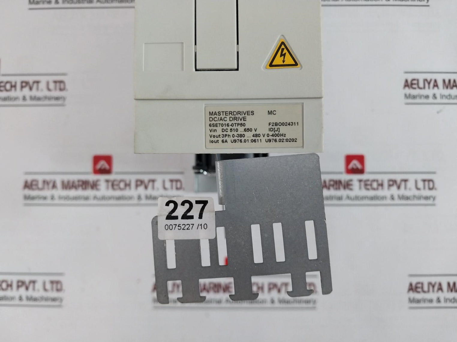 Siemens 6Se7016-0Tp50 Master Drive Motion Control Compact Plus Inverter 6A 480V