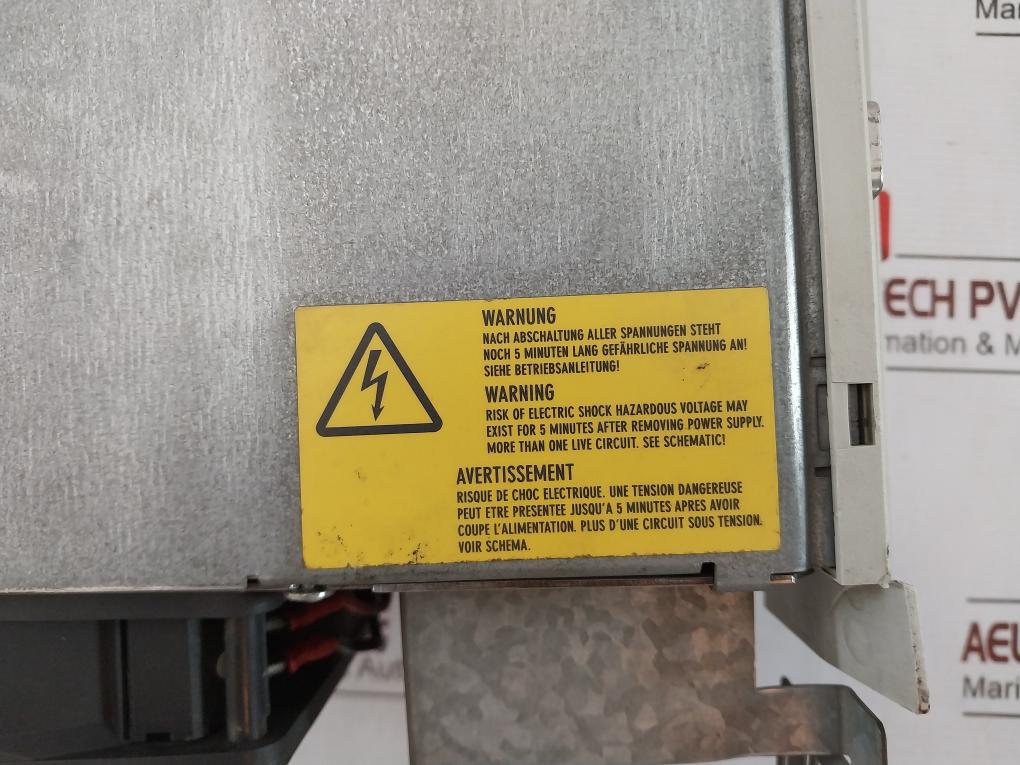 Siemens 6Se7022-1Ep50-z Ac Drive 3Ph 380-480V 0-400Hz