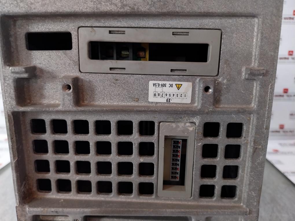 Siemens 6Se7022-2Uc61-z, Simovert Vc, Dc Inverter Ac Drive 675…810Vdc 26.2A