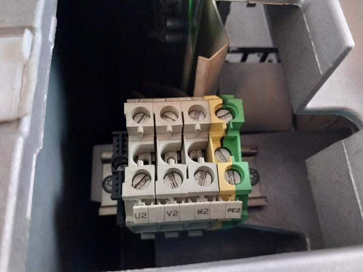 Siemens 6Se7023-4Ec61-z G91 Simovert Masterdrive Vc Converter Compact Unit