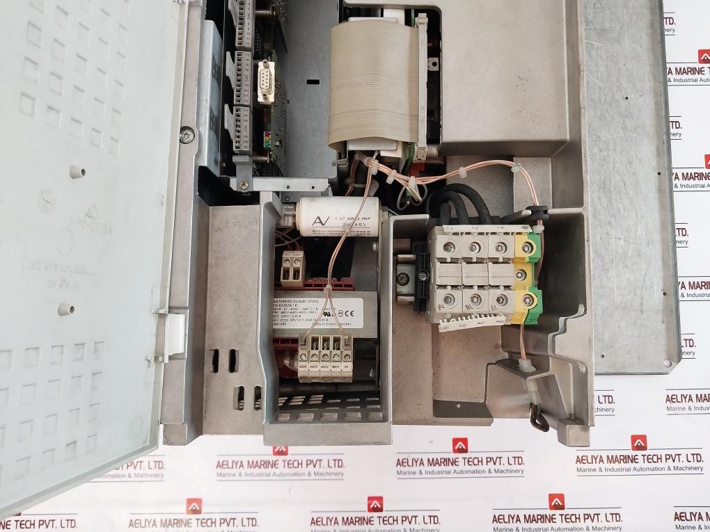 Siemens 6Se7024-7Ed61-z Simovert Masterdrives Vc Converter Compact Unit