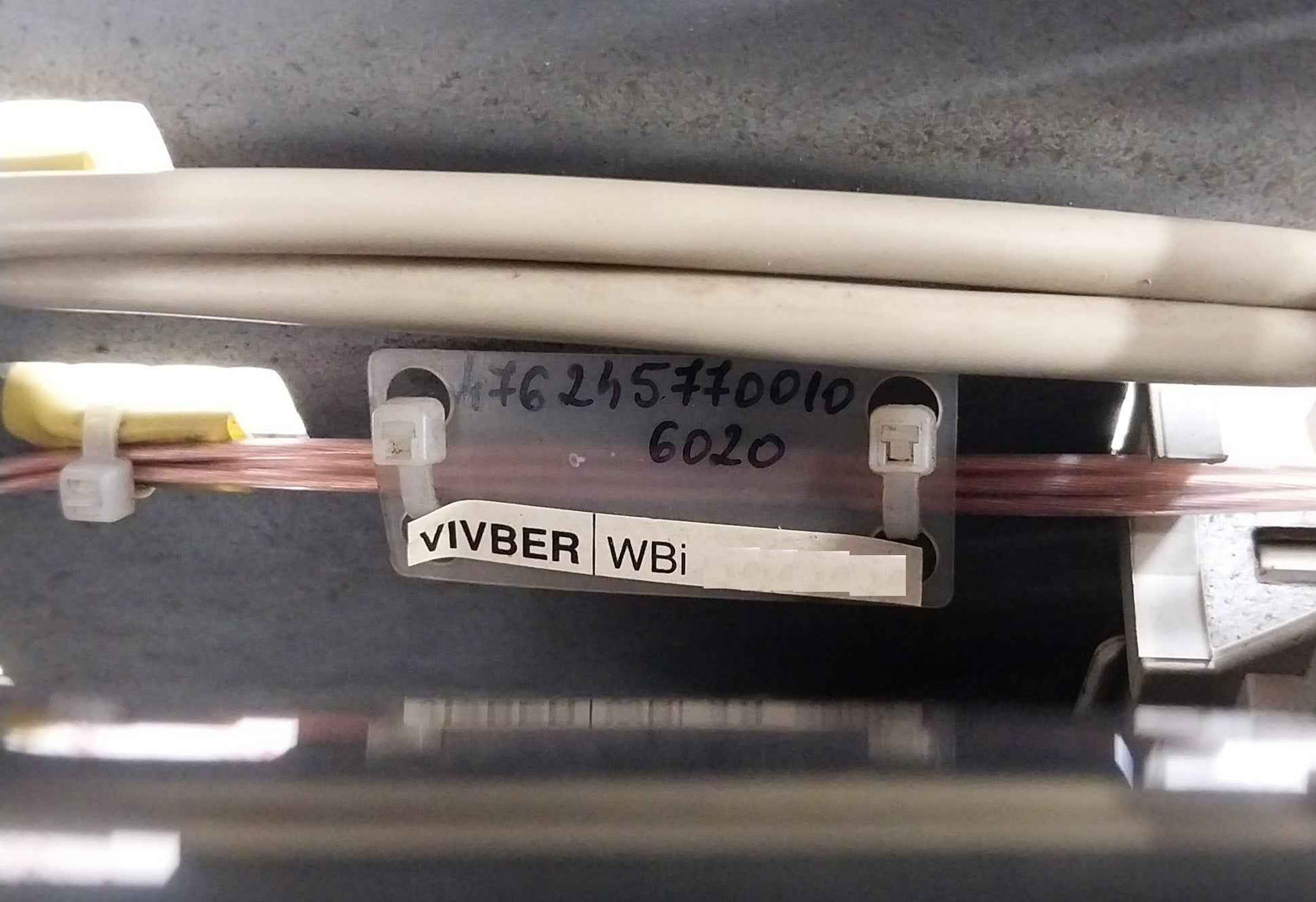 Siemens 6Se7031-8Tf60-z Simovert Vc Dc Inverter Drive Dc510-650V 221.0A 0-500Hz