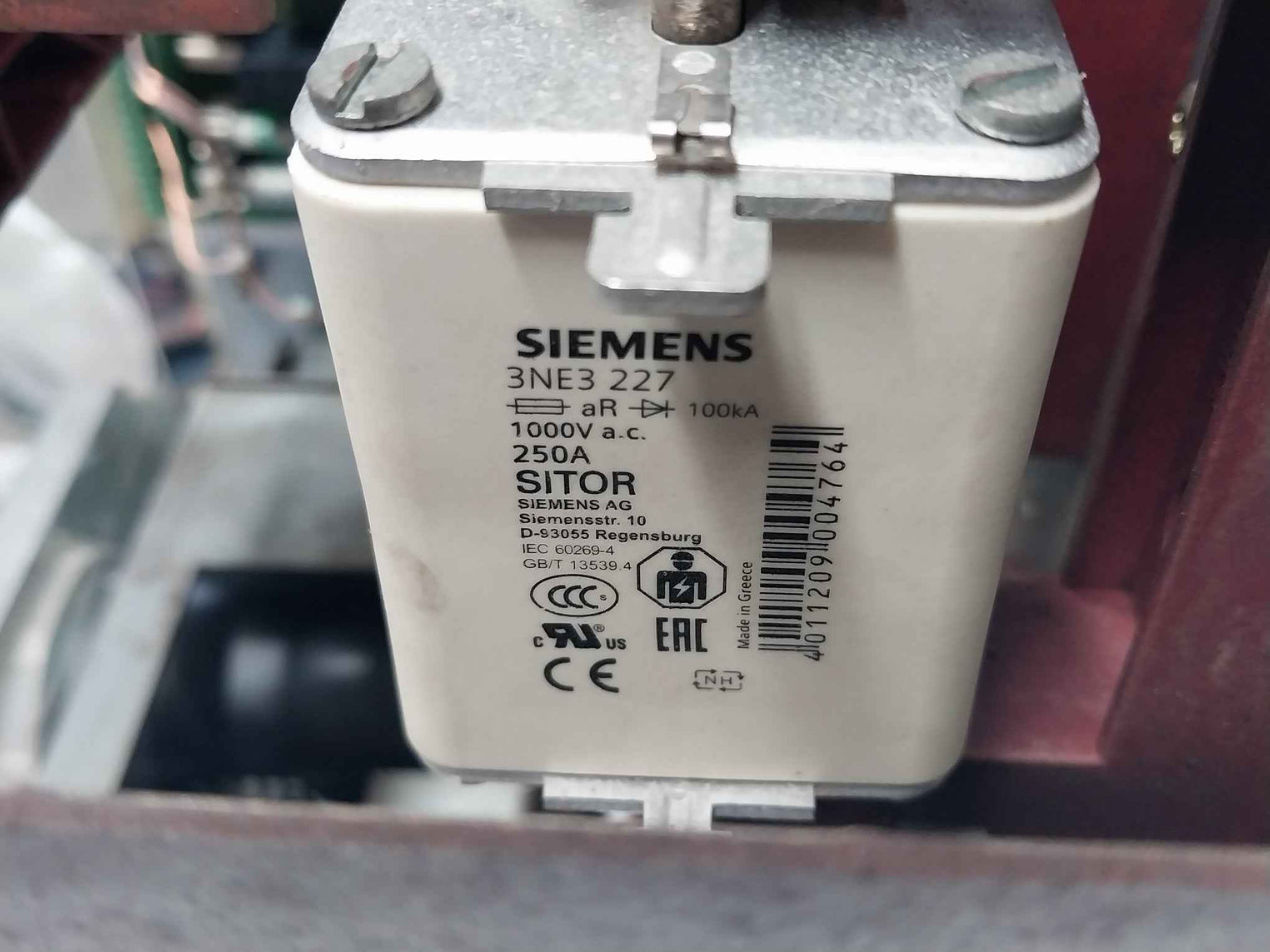 Siemens 6Se7031-8Tf60-z Simovert Vc Dc Inverter Drive Dc510-650V 221.0A 100Ka