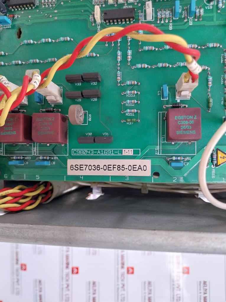 Siemens 6Se7036-1Ee85-0Aa0 Simovert P Master Drive 3Ac 380-480V 526 A 50/60Hz