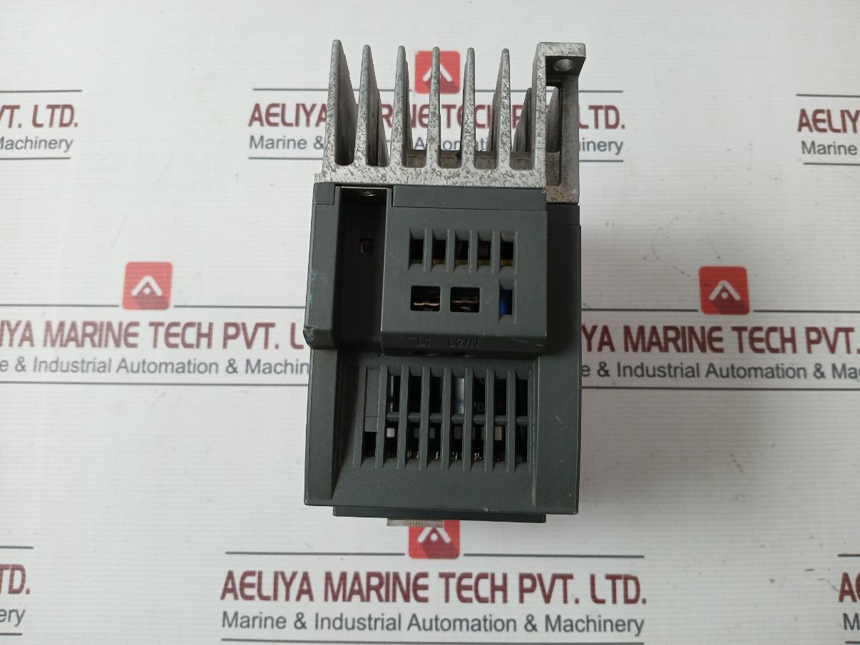 Siemens 6Sl3210-5Bb15-5Bv1 Frequency Converter Ac200-240V 0.55Kw