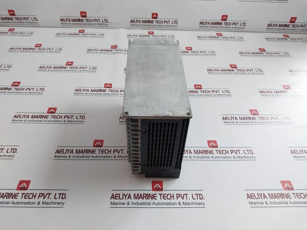 Siemens 6Sl3210-5Cc14-0Ua0 Controlled Power I/O Module 3Ac 220-240V 5.1A 50/60Hz