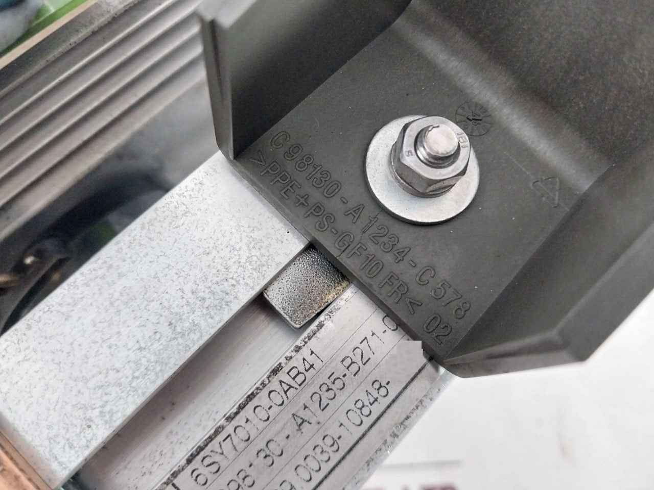 Siemens 6Sy7010-0Ab41 Scr Thyristor Module C98130-a1235-b271-03-07