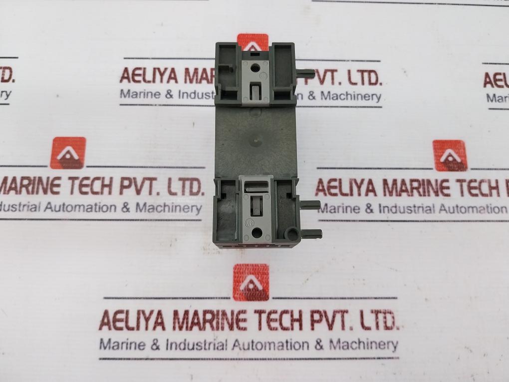 Siemens 6Ed1 055-1Fb00-0Ba1 Logo! Expansion Module Dm8 230R 4Xrelay Output 5A