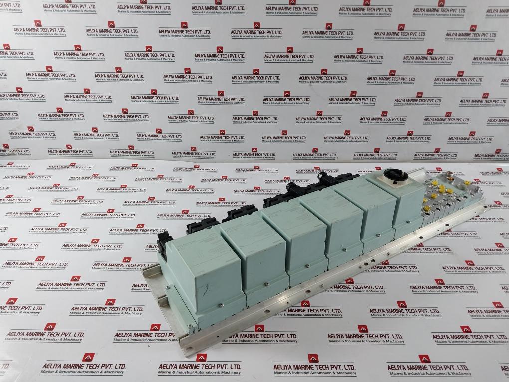 Siemens 6ES7194-4GB60-0AA0 SIMATIC DP Module Rack Broad Version + 3RK1304-0HS00-6AA0 ET 200 RSM Maintenance Switch Module + SIMATIC ET 200pro Multi-functional IO System