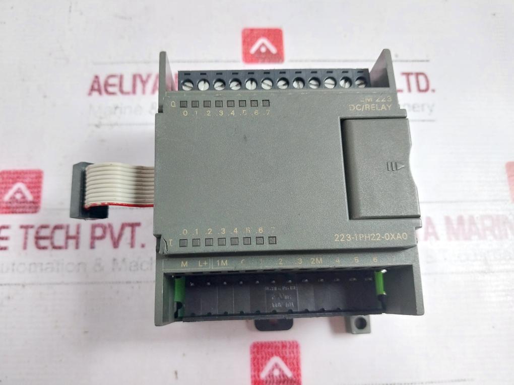 Siemens 6es7 223-1ph22-0xa0 Digital Input/output Module 8x24vdc 15-30v 2a