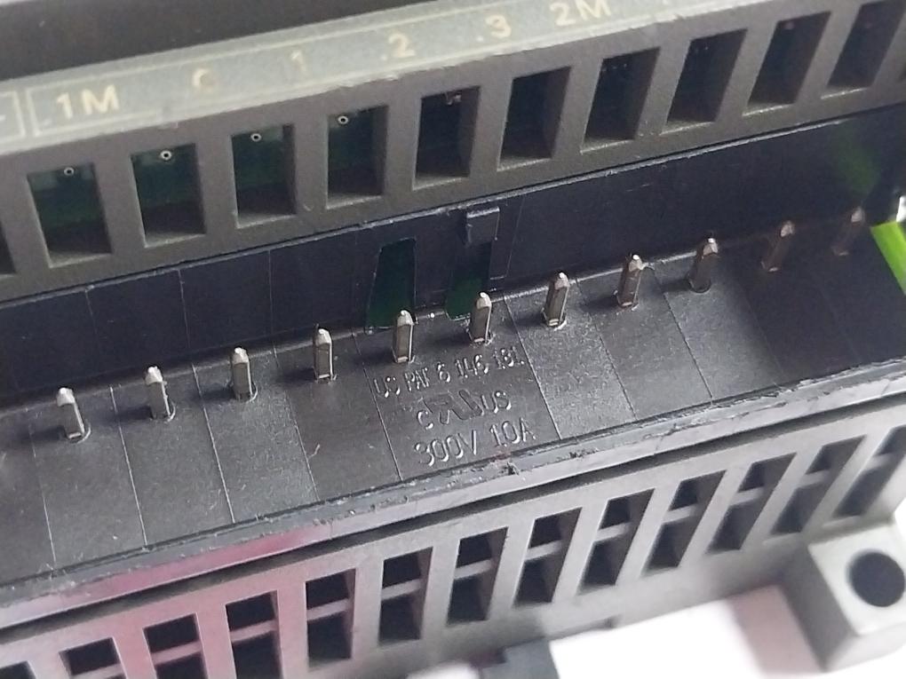 Siemens 6Es7 223-1Ph22-0Xa0 Digital Input/Output Module 8X24Vdc 15-30V 2A