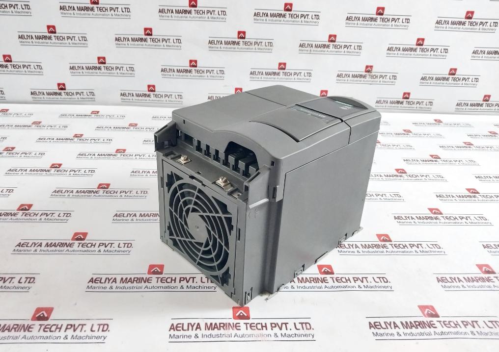 Siemens 6se6440-2ue25-5ca1 0-input V 3ø Ac 9a (11a Vt) 0-6