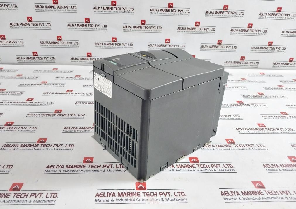 Siemens 6se6440-2ue25-5ca1 0-input V 3ø Ac 9a (11a Vt) 0-6