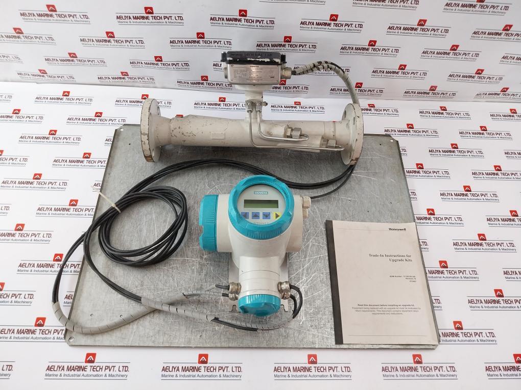 Siemens 7Me3300-1Ah10-1Nb0/ 7Me3050-0Ba10-1Ba1 Ultrasonic Flow Transmitter Set