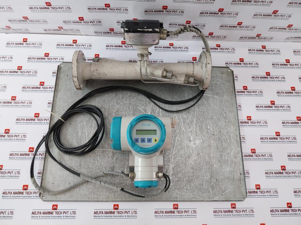 Siemens 7Me3300-1Ah10-1Nb0/ 7Me3050-0Ba10-1Ba1 Ultrasonic Flow Transmitter Set