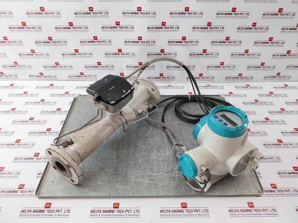 Siemens 7Me3300-1Ah10-1Nb0/ 7Me3050-0Ba10-1Ba1 Ultrasonic Flow Transmitter Set