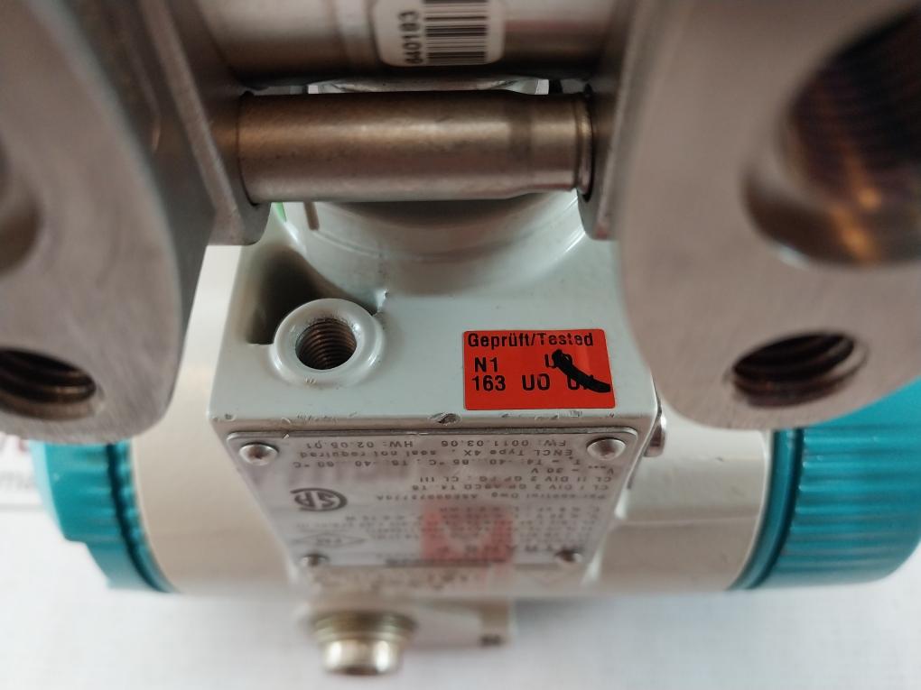 Siemens 7Mf4433-1Ca02-2Nc1 Differential Pressure Transmitter 4-20Ma 30V 100Ma 0.