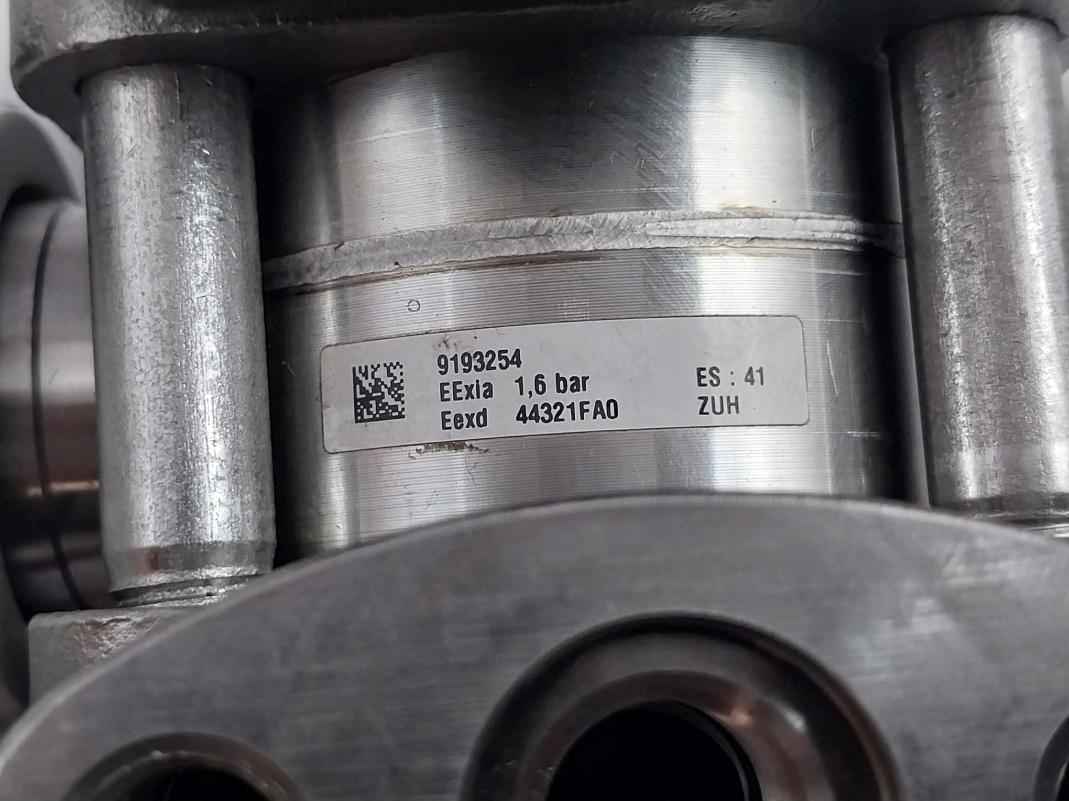 Siemens 7Mf4433-1Fa02-2Ac6-z Differential Pressure Transmitter Dc 10.5-45V